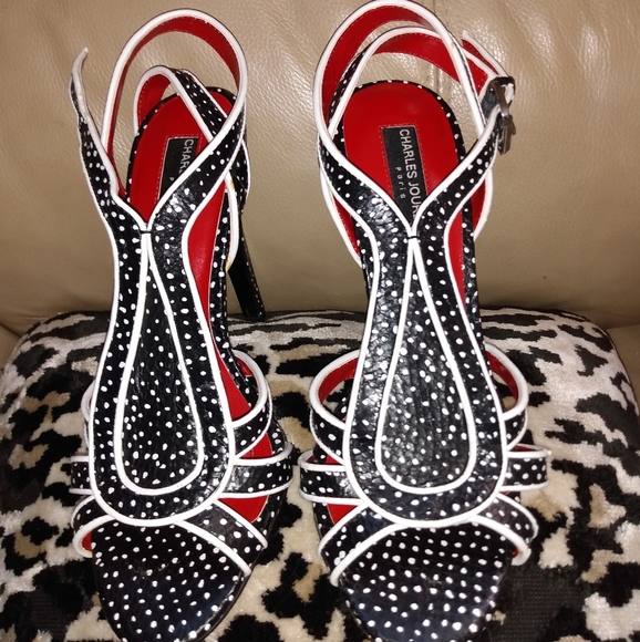 Ladies heels - Picture 1 of 4